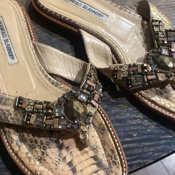 MANOLO BLAHNIK Gold reptile pescatarian leather thong sandals sz38 - Picture 7 of 7